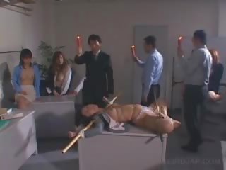 Японець брудна відео раб покарана з неймовірний віск dripped на її тіло